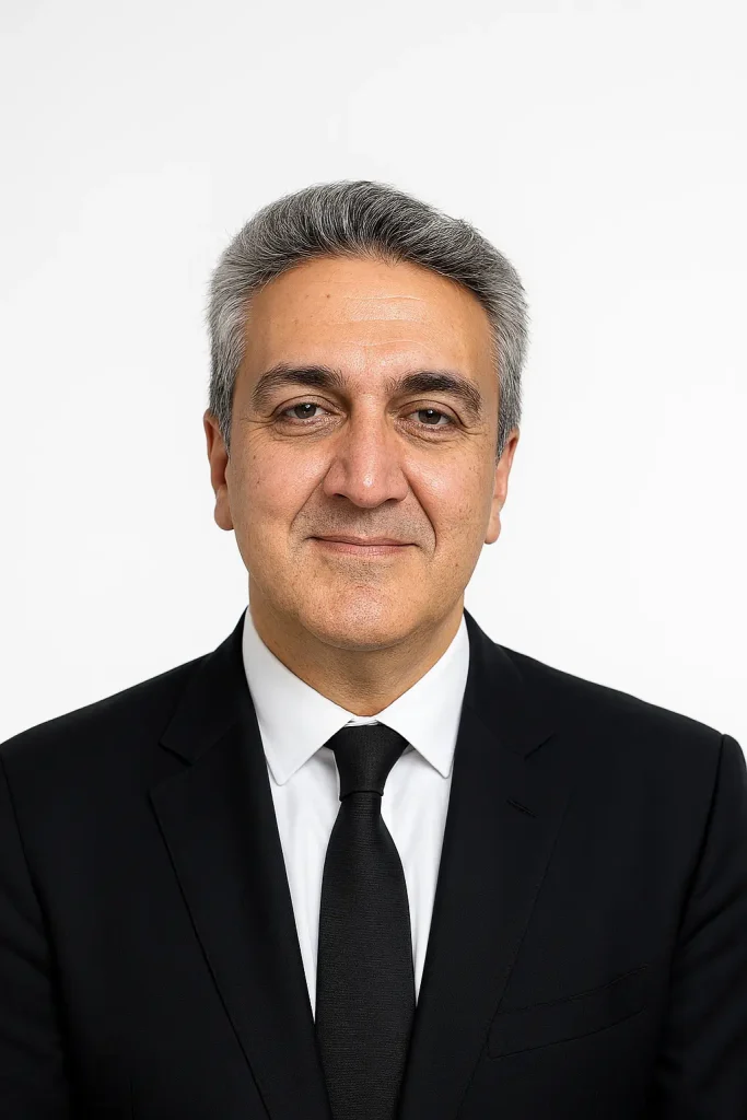 آقای پدرام عموزاده